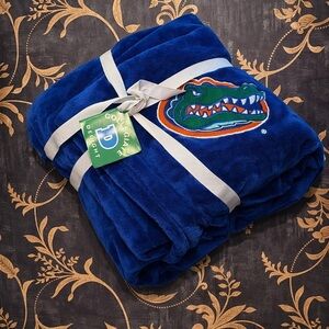 Florida gator velour blanket/throw with embroidered gator